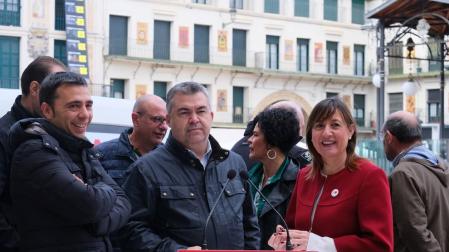 El candidato del PSN al Congreso Santos Cerdán, en un acto electoral en Tudela