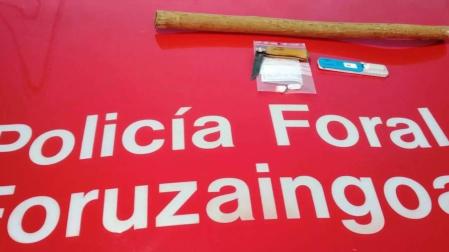Denunciado en Peralta por ir a ver el fútbol con un palo, una navaja y droga