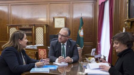 Maya recibe a la representante de UNICEF en El Salvador y a la directora en Navarra