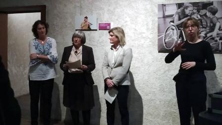 CERMI Navarra inaugura la exposición fotográfica 'El Derecho a la Maternidad de las Mujeres con Discapacidad'