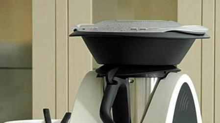 Arrestada en Pamplona por estafar 5.000 euros mediante la venta de robots de cocina