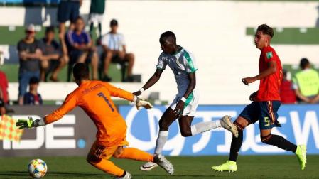 El navarro Iván Martínez, en una jugada del partido que enfrentó a España con Senegal