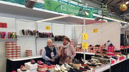 Como cada año la vieja estación de autobuses de Pamplona acoge esta cita solidaria hasta el próximo 10 de noviembre.  Algo más de 200 voluntarios, repartidos en veinte puestos, hacen posible que el evento celebre este año su 25 aniversario.