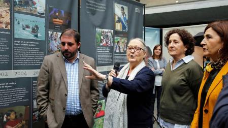 El Atrio del Parlamento acoge una exposición sobre la Fundación Vicente Ferrer