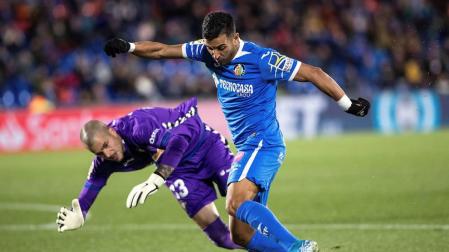 Rubén Martínez, sustituido en el minuto 19 por una lesión en la rodilla derecha
