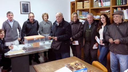 Los vecinos de Villarroya se organizan para poder votar en menos de un minuto