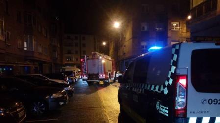 Los bomberos tuvieron que acudir a la calle Esparza de Salazar nº1 del barrio de la Rochapea, donde se había producido el incendio