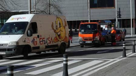 Se le olvidó pagar la zona naranja en Pamplona y en 23 minutos se quedó sin coche