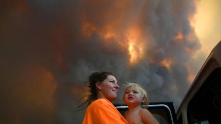 Cierran más de 600 escuelas en Australia ante el avance de los incendios forestales