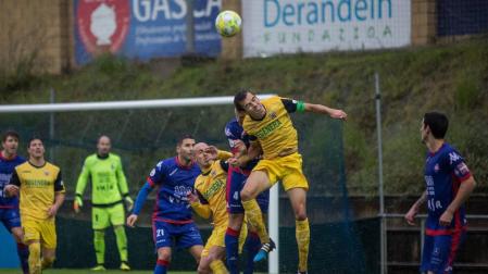 El Izarra resiste en Urritxe