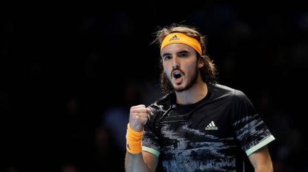 Tsitsipas vence a Federer y logra la final por primera vez