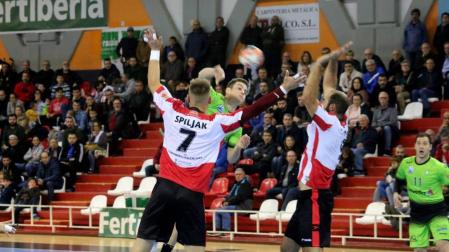 El Helvetia sale derrotado de Sagunto en un partido con alternativas