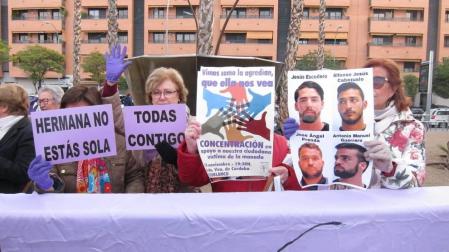 Concentración ante los juzgados en apoyo a víctima de La Manada en Pozoblanco