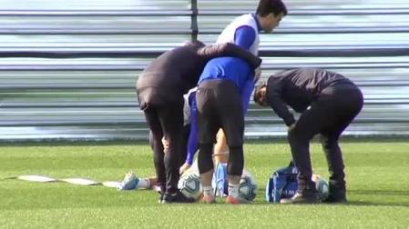 Iker Muniain se retira lesionado del entrenamiento del Athletic