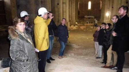 Aparece en las obras de Irache una sepultura del siglo X de su primer abad