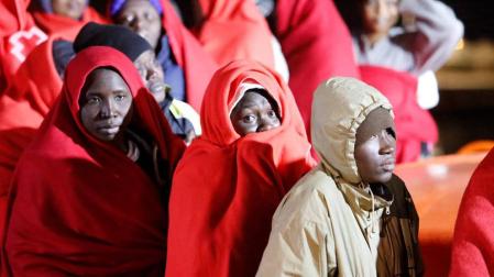 Llegan a Melilla unos 80 inmigrantes rescatados por Salvamento en Chafarinas