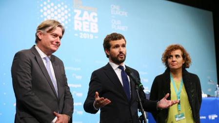 Casado ofrece dar estabilidad a un Gobierno de Sánchez con pactos puntuales