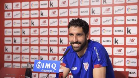 Raúl García: "Las alegrías de Osasuna son mis alegrías"