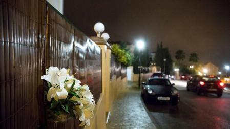 Muere un joven de varios disparos en el pecho en un coche en Mijas