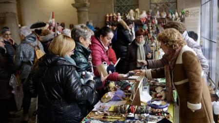 Quince entidades humanitarias hacen de Sangüesa su escaparate