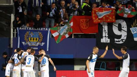 Joselu da aire al Alavés en Ipurua y logra la primera victoria a domicilio