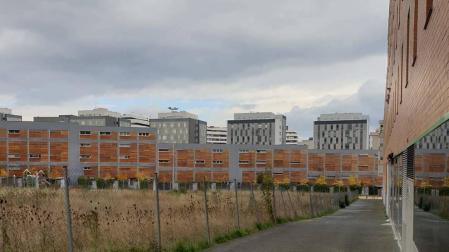 Descampado de la plaza del Soto de Mendillorri
