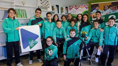Rubén Garde, Iker Larumbe, Carlos Melero, Mikel Sesma, Idoia Tohane, Raluca Musca, Mikel Millán, Nahia Azpilicueta, Nuria Tato, Iñaki Lázaro, Laura Augusto, Víctor Gallués, Daniela Jiménez, Pablo García y Unai Carrasco conforman el equipo de 'tele' del colegio.