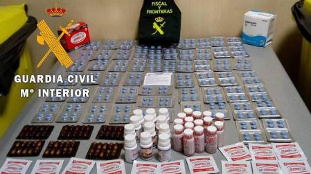 Incautados 60 kilos de alimentos y antibióticos en el aeropuerto de Pamplona