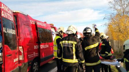 Heridos un hombre y un niño que viajaban en moto por la AP-15 en Orkoien
