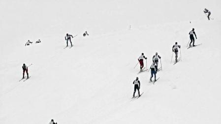 Esquiadores y quitanieves han sido  los protagonistas del paisaje de este fin de semana en El Ferial de Belagua