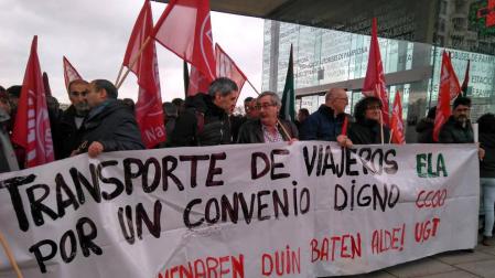 Huelga en el transporte de viajeros en Navarra para exigir el control de la jornada