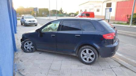 El vehículo accidentado en Peralta.