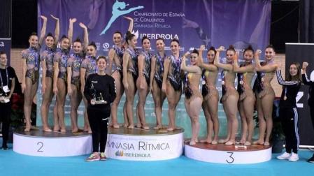 El podio de la categoría sénior, con los dos equipos navarros en los puestos 1 y 2. Zaragoza fue tercero.