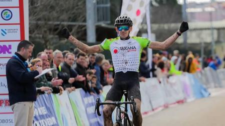 Igor Arrieta vuela en Pontevedra
