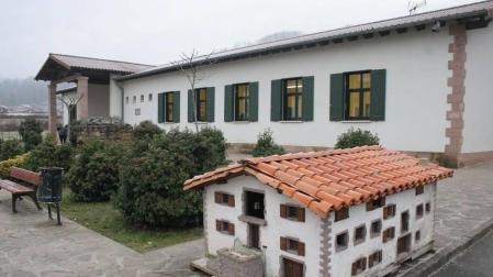 Baztan estudia crear una empresa municipal de servicios de limpieza