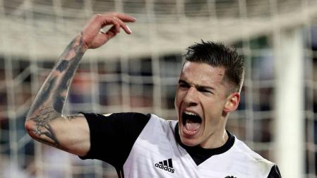 Santi Mina, en su etapa com o jugador del Valencia.