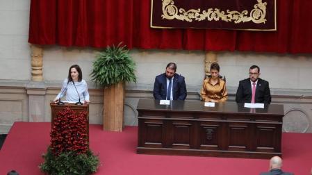 Acto institucional de celebración del Día de Navarra, en el que la presidenta María Chivite ha entregado la Medalla de Oro de la comunidad a la asociación de daño cerebral ADACEN.