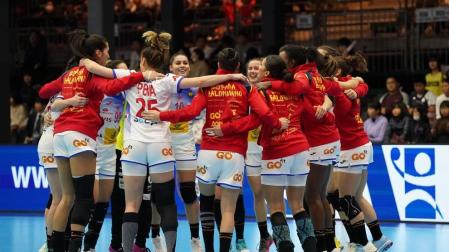 Las jugadoras españolas celebran la victoria ante Kazajistán.