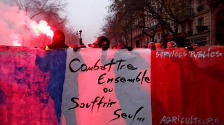 Una huelga masiva desafía la principal reforma de Macron