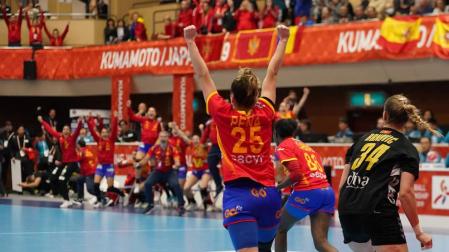 Nerea Pena celebra un gol en el partido que ha enfrentado a España con Montenegro