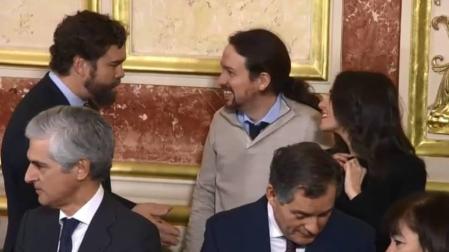 Un corrillo entre Iglesias, Espinosa de los Monteros y Arrimadas, anécdota del Día de la Constitución