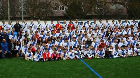 Sangüesa disfruta ya de su nuevo campo de fútbol de hierba artificial