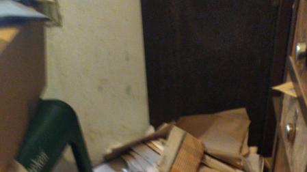 Desconocidos asaltaron las instalaciones del club estellés para hacerse con la recaudación del día anterior y causaron destrozos considerables.