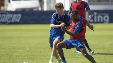 Marc Cardona y Pervis Esturpiñán durante el entrenamiento de este lunes.