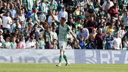 Un "juvenil" Joaquín regala la tercera victoria consecutiva al Betis