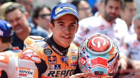 Marc Márquez logra una 'pole' con dedicatoria a Luis Salom