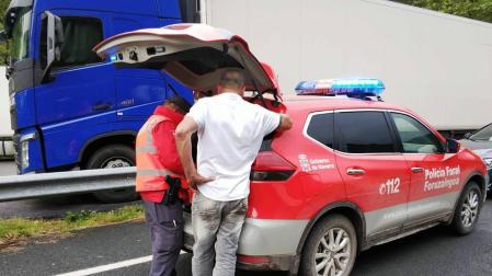 Detenido en Legasa por agredir con una silla en la cabeza a un camionero