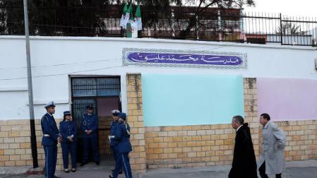 Un colegio electoral en Argel.