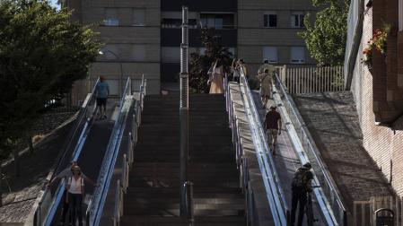 Se estudia cubrir las escaleras mecánicas de Azpilagaña
