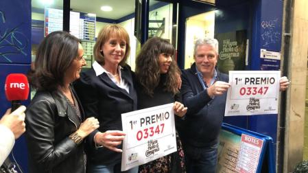 Fotos de Pamplona, Tudela y Fitero, donde ha dejado premios el sorteo de la Lotería de Navidad 2018 en Navarra.